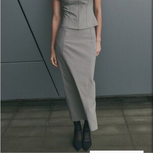 NWT H&M Grey High Back Slit Skirt Size XS